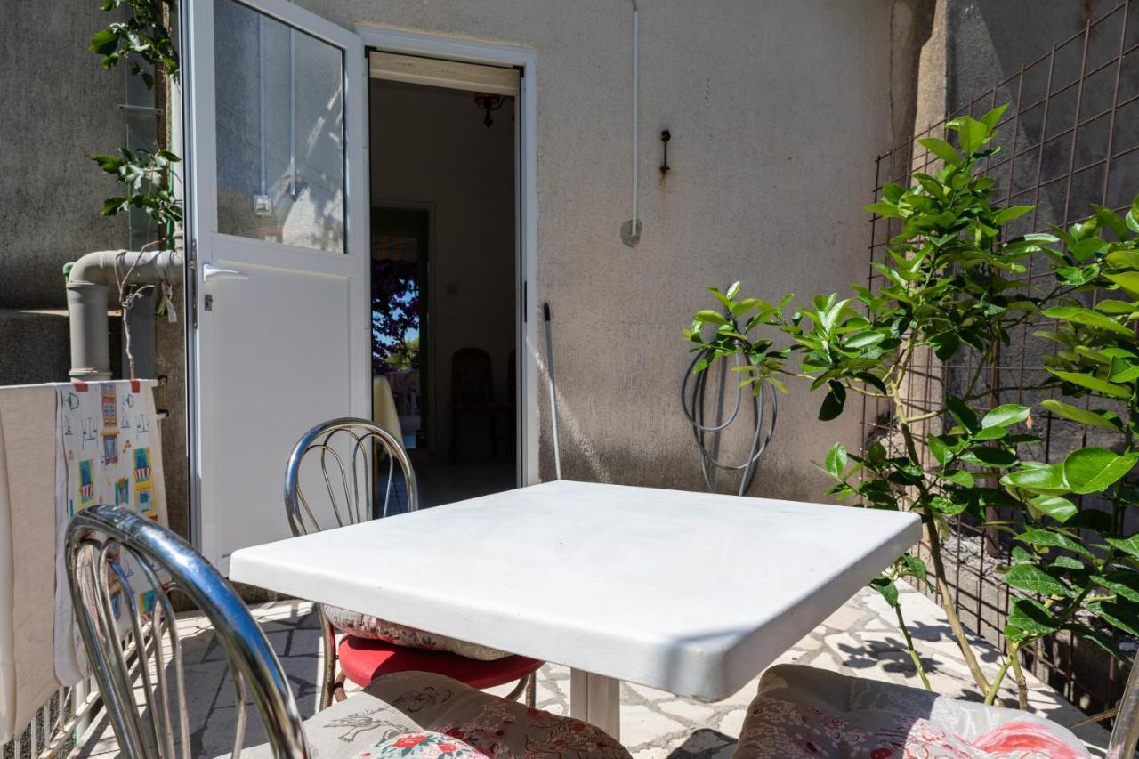 Apartments With A Parking Space Sumpetar, Omis - 9436 Экстерьер фото